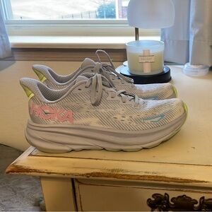 Women’s Hoka Clifton 9